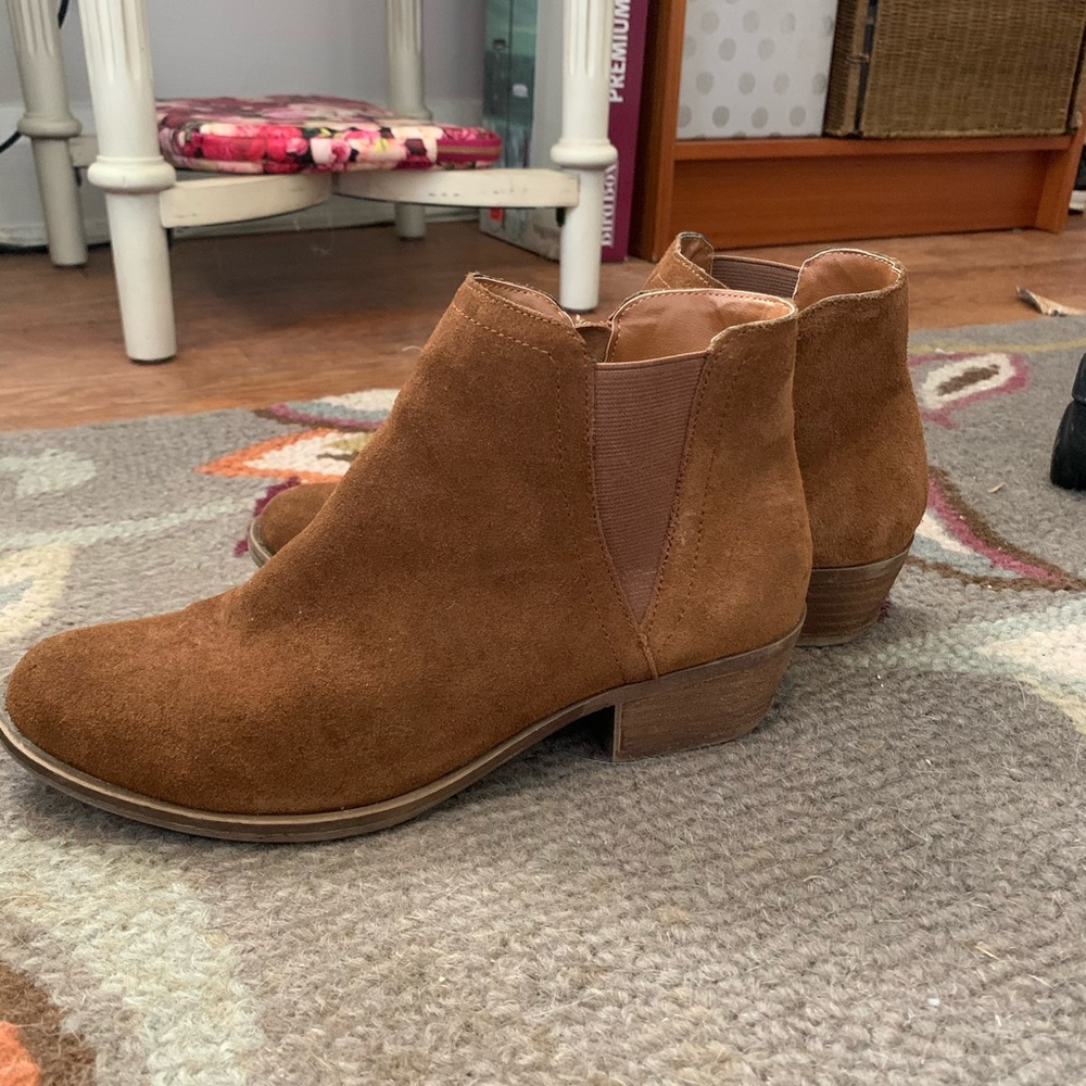 Kenzie suede Chelsea boots
